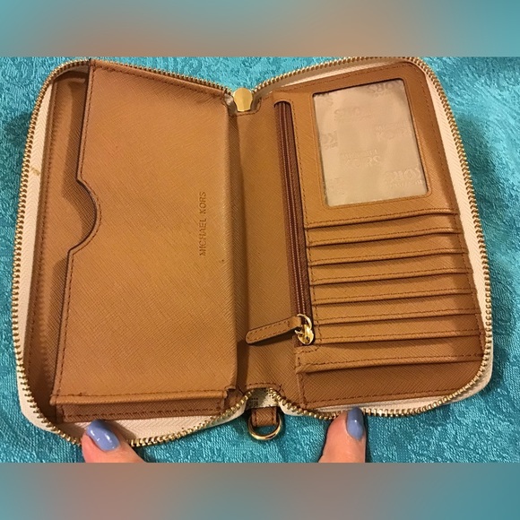 MICHAEL KORS COATED CANVAS W LEATHER ZIP AROUND WALLET EUC ORIG OWNER - Picture 6 of 7